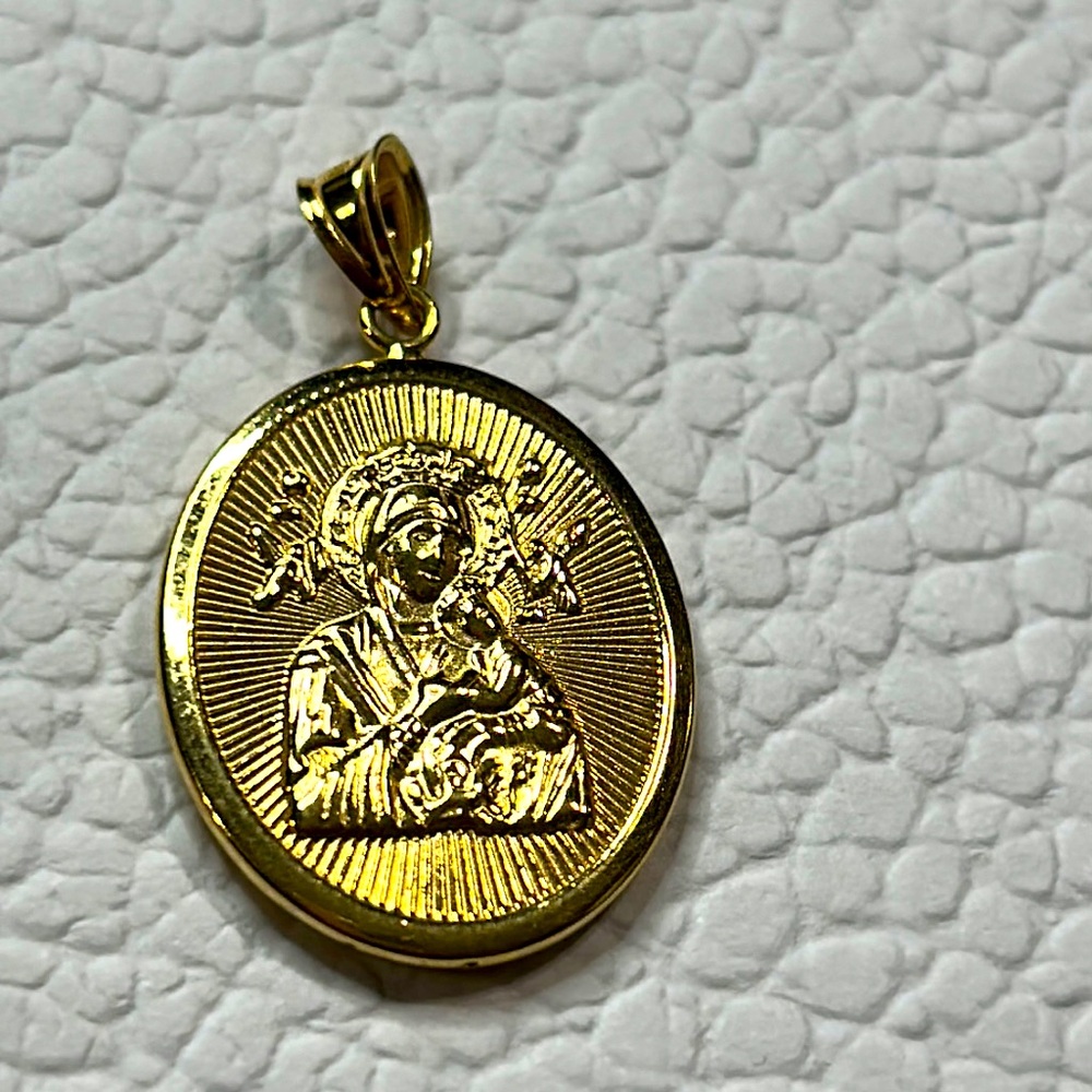 18k gold papa Jesus pendant